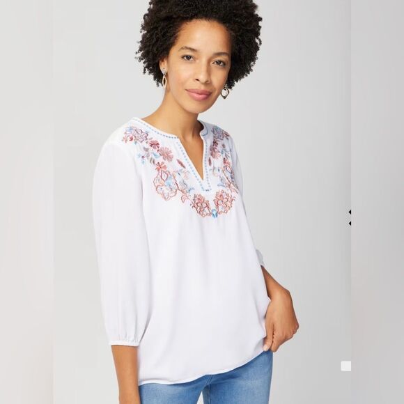Chico’s Embroidered Popover Top Size 3 V- Neck 3/4 Sleeve Color Alabaster - Picture 1 of 12
